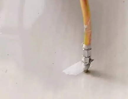 霍邱瓷砖空鼓维修公司专业解答在瓷砖铺贴过程中，如果使用的砂料过粗（如全部使用了粗砂），可能会导致以下问题